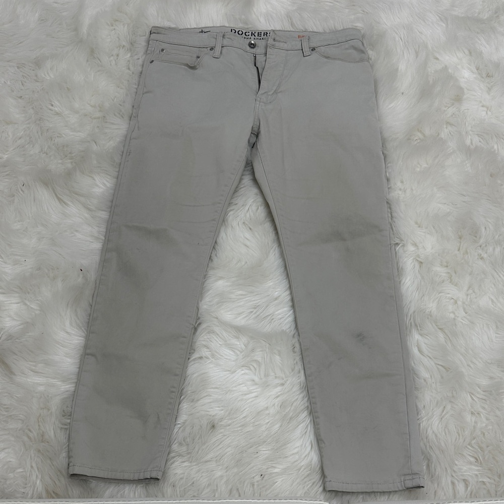 Dockers Men's Light Gray Slim Jeans